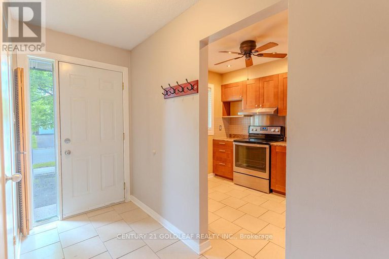 28602194/1342-cedarcroft-crescent/pineview/ottawa/ontario/K1B5C8_3