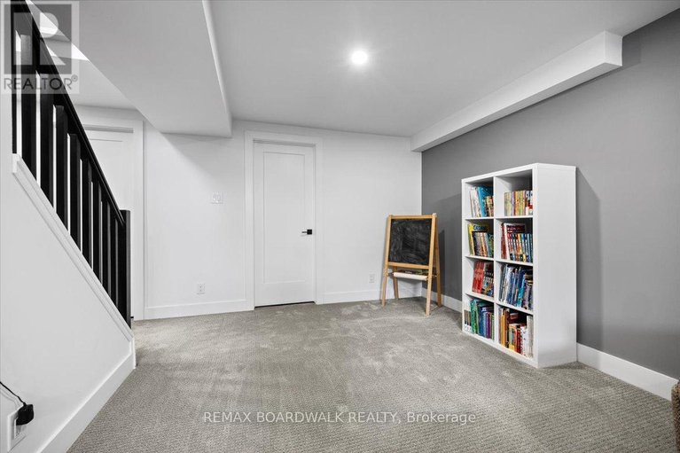 29481877/1535-kamouraska-circle/chateauneuf/ottawa/ontario/K1C3J1_39