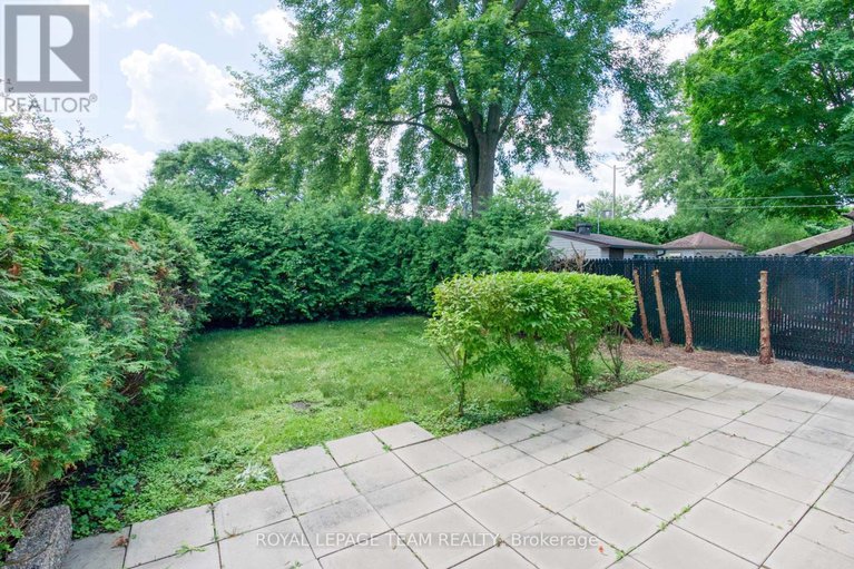 28595123/1094-grenoble-crescent/orleans-wood/ottawa/ontario/K1C2C6_28