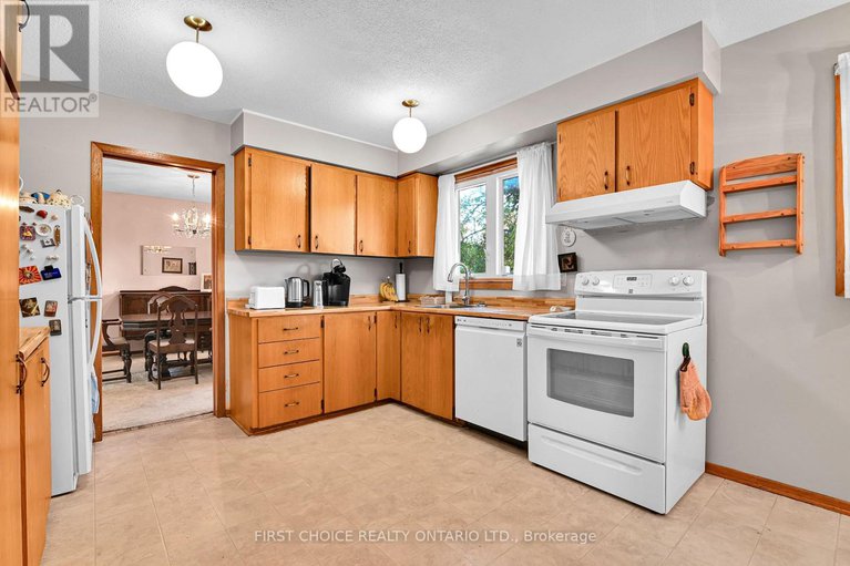 29003190/1577-claymor-avenue/carleton-heights/ottawa/ontario/K2C1T4_11
