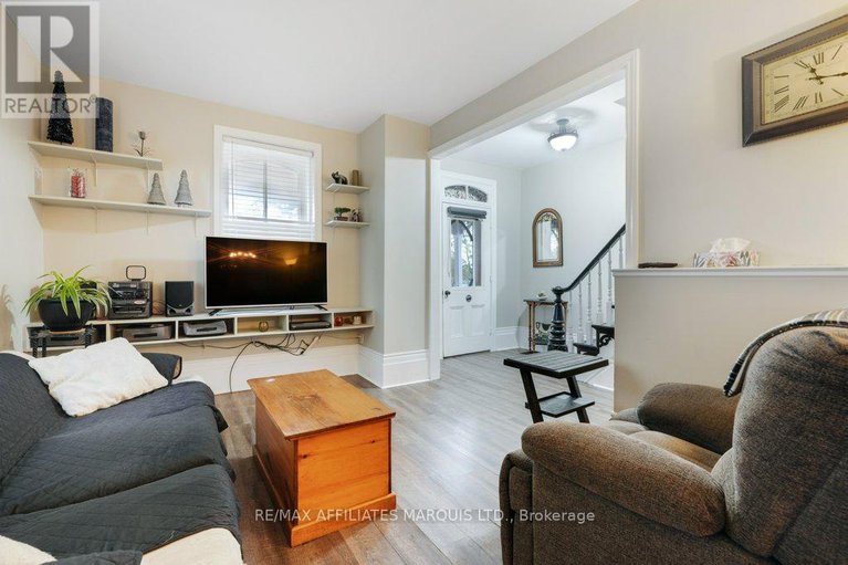 29017796/27-marlborough-street/maxville/north-glengarry/ontario/K0C1T0_10