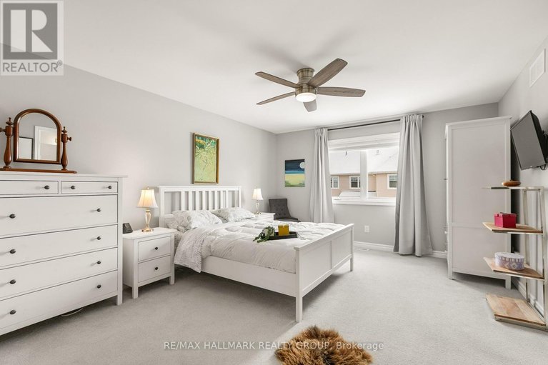 29532256/844-cedar-creek-drive/blossom-parkkemp-parkfindlay-creek/ottawa/ontario/K1T0B3_17