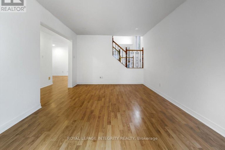 29060732/1791-tache-way/fallingbrookpineridge/ottawa/ontario/K4A2S7_7