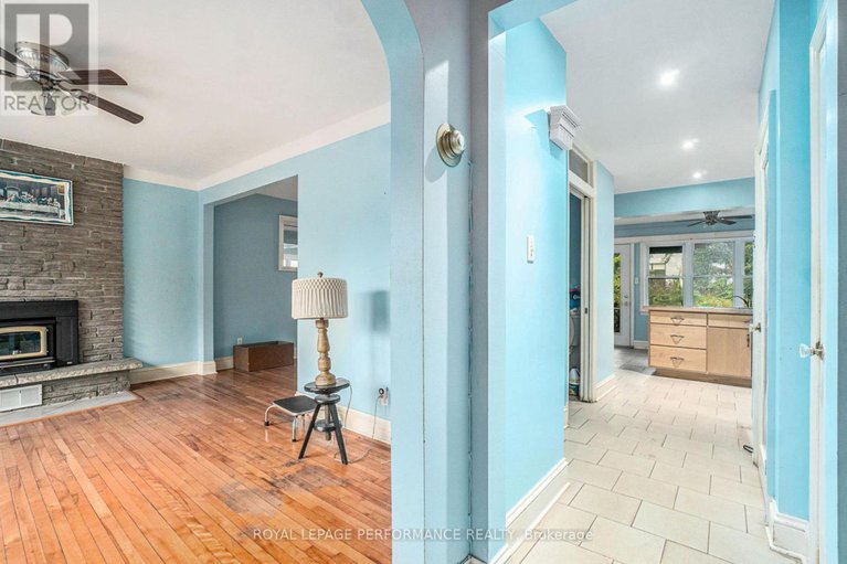 28886314/223-carleton-avenue/ottawa-westtunneys-pasture/ottawa/ontario/K1Y0J5_14