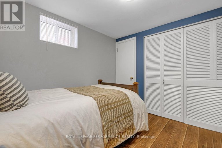 29432301/532-alesther-street/overbrookcastle-heights/ottawa/ontario/K1K1J3_35