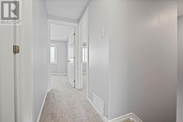 29632598/504-canotia-place/fallingbrookpineridge/ottawa/ontario/K4A2J3_23