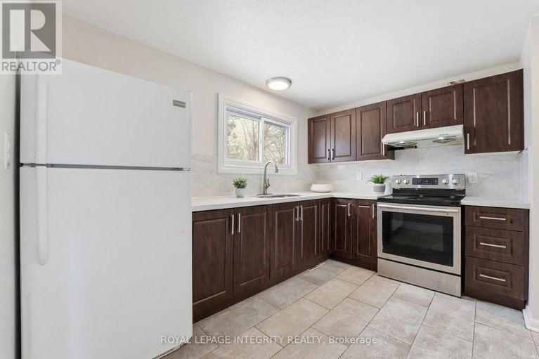 29384406/1281-meadowlands-drive-e/city-viewskylinefisher-heightsparkwood-hills/ottawa/ontario/K2E6K4_15