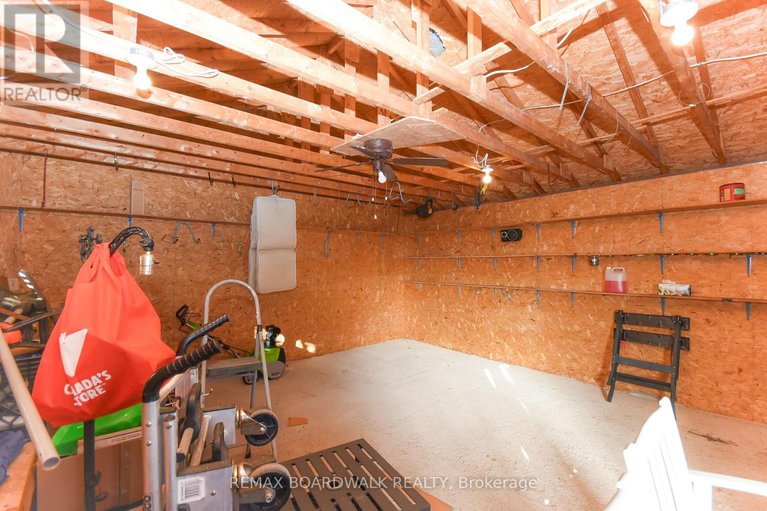 29331899/323-fullerton-avenue/overbrookcastle-heights/ottawa/ontario/K1K1K2_46