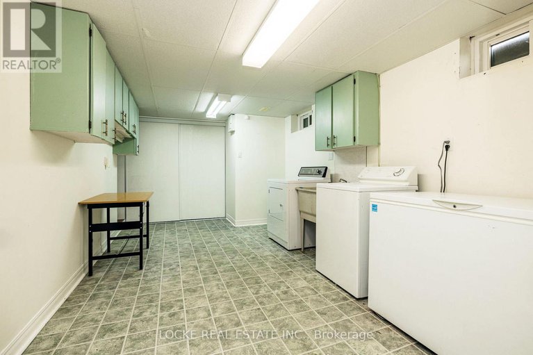 29431769/279-hoylake-crescent/bilberry-creekqueenswood-heights/ottawa/ontario/K1E1M1_34