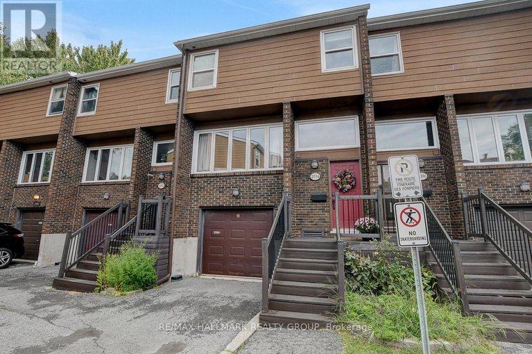 28827238/2094-eric-crescent/pineview/ottawa/ontario/K1B4P4_34