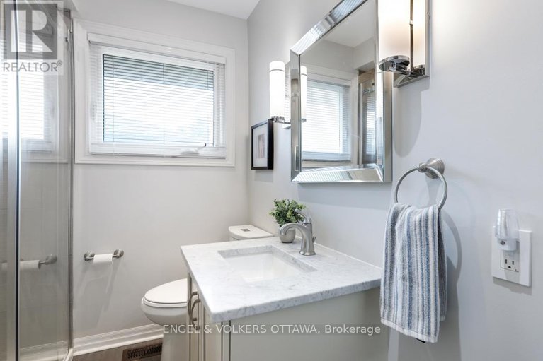 28847958/814-pleasant-park-road/elmvale-acres/ottawa/ontario/K1G1Y9_14
