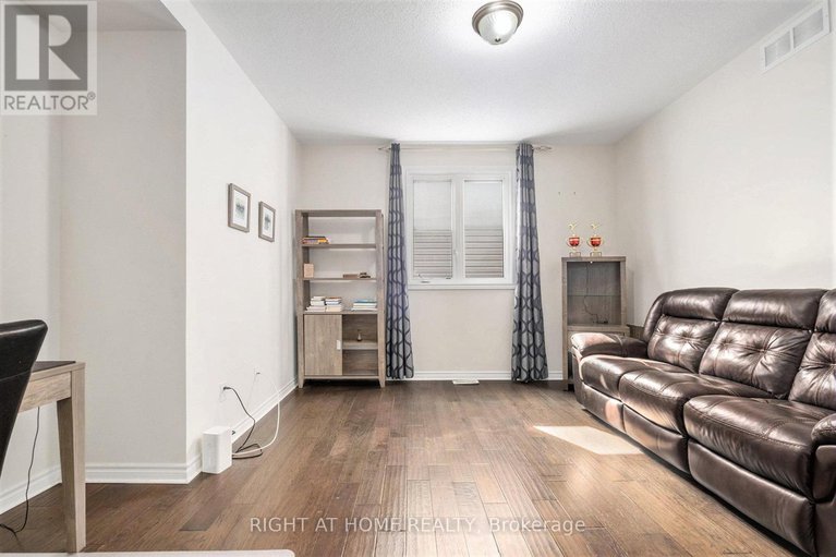 28449643/186-lamprey-street/half-moon-bay/ottawa/ontario/K2J6C3_17