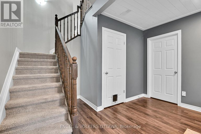 28940714/123-waterfern-way/avalon-east/ottawa/ontario/K4A0T4_28