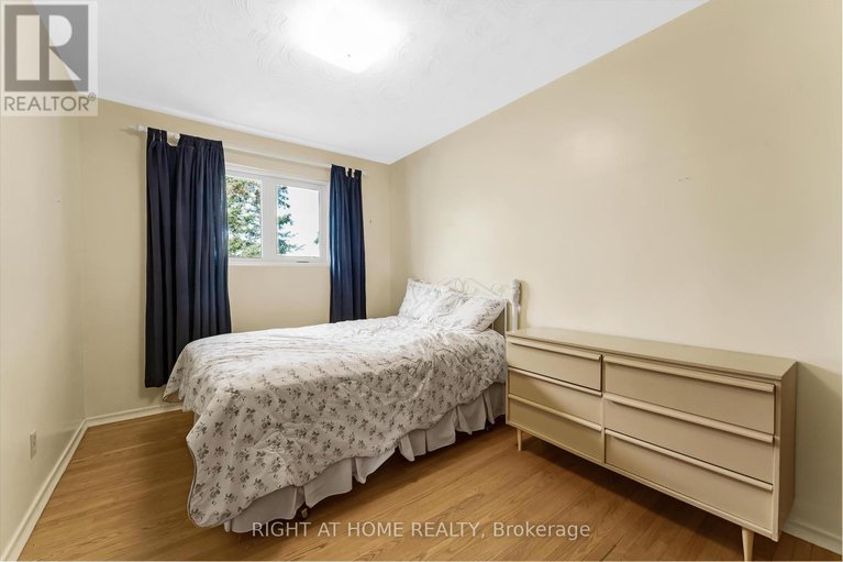 28318224/1770-chene-street/town-of-rockland/clarence-rockland/ontario/K4K1L4_16