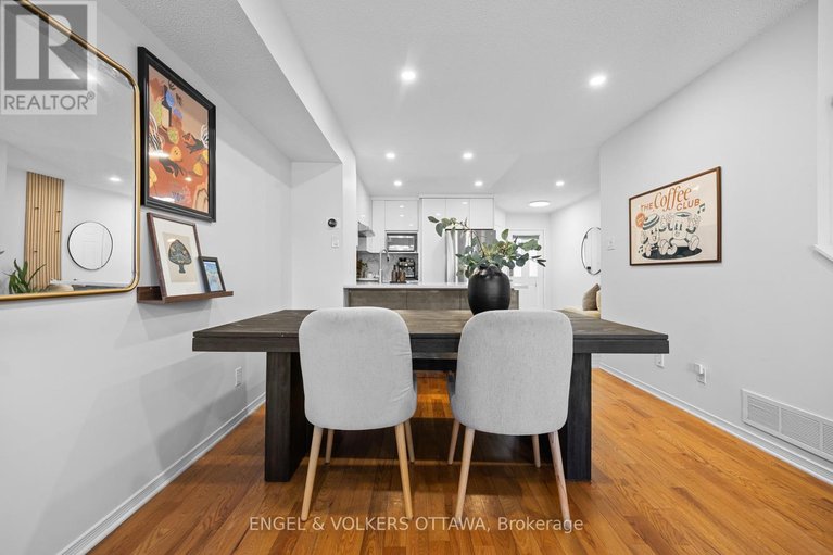 29670402/9-festive-private/central-park/ottawa/ontario/K2C4A1_9