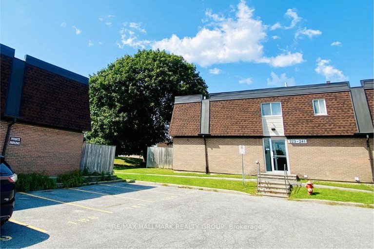 29057577/235-ridgepark-private/meadowlandscrestview/ottawa/ontario/K2G1H1_1