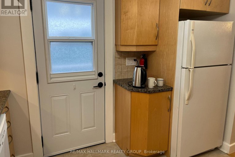 29213611/841-dundee-avenue/queensway-terrace-north/ottawa/ontario/K2B5S8_13