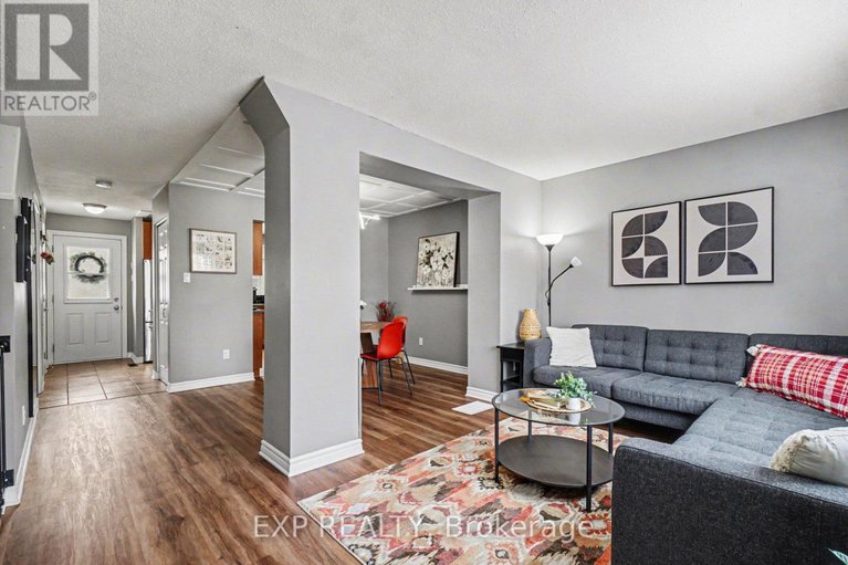 29426960/185-teal-crescent/chatelaine-village/ottawa/ontario/K1E2C3_3