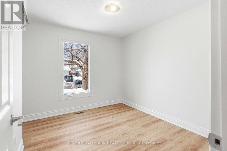 29419869/145-larkin-drive/pheasant-run/ottawa/ontario/K2J1J1_19