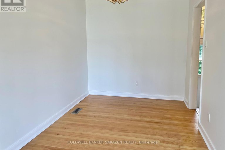 28588729/18-stinson-avenue/lynwood-village/ottawa/ontario/K2H6N1_25