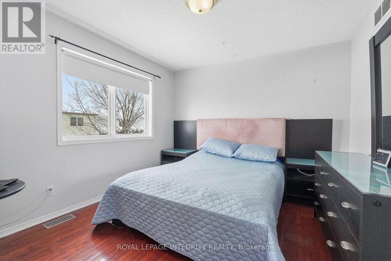 29298217/2104-sandy-oaks-drive/orleans-village/ottawa/ontario/K1W1H5_21
