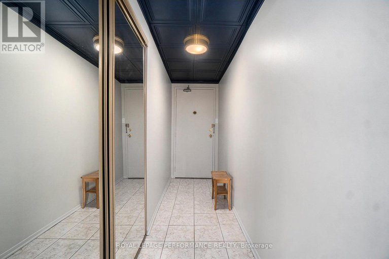 28505785/1806-158a-mcarthur-avenue/vanier/ottawa/ontario/K1L8C9_2