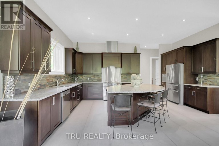 28474227/7909-parkway-road/osgoode-twp-north-of-reg-rd-6/ottawa/ontario/K0A2P0_9