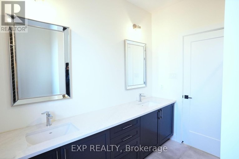 28497518/62-columbus-avenue/overbrook/ottawa/ontario/K1K1R3_20