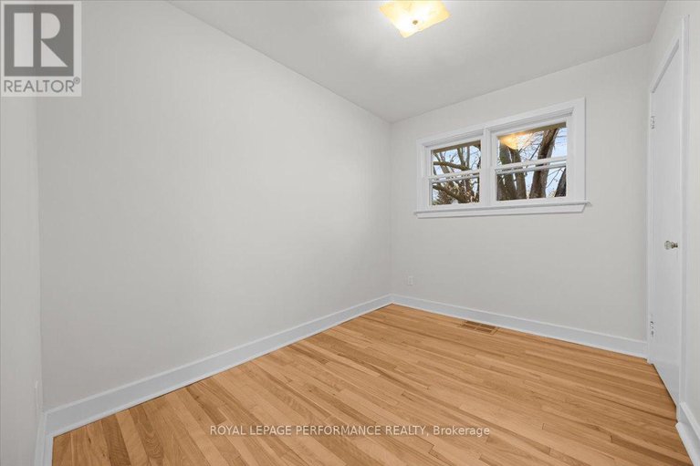 29083781/234-knox-crescent/riverview-park/ottawa/ontario/K1G0K8_24