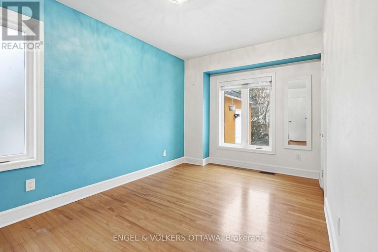 29121970/1238-cheverton-avenue/alta-vista/ottawa/ontario/K1H7P6_21