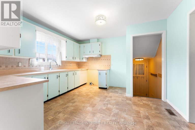28928918/17-second-avenue/village-of-russell/russell/ontario/K4R1E2_7