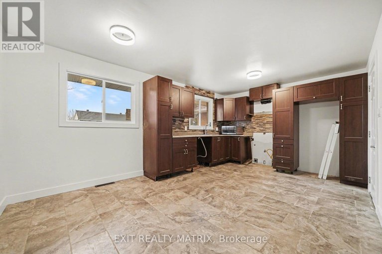 29672534/1740-saint-laurent-street/town-of-rockland/clarence-rockland/ontario/K4K1C2_7