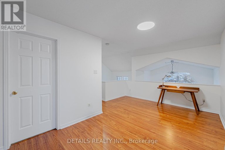 29184001/20-376-wiffen-private/westcliffe-estates/ottawa/ontario/K2H1G4_29