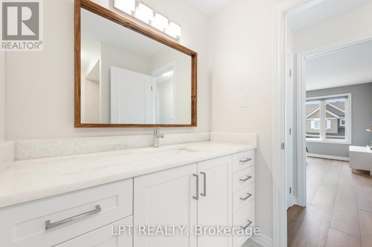 28424466/165-celestial-grove/half-moon-bay/ottawa/ontario/K2J6R6_28