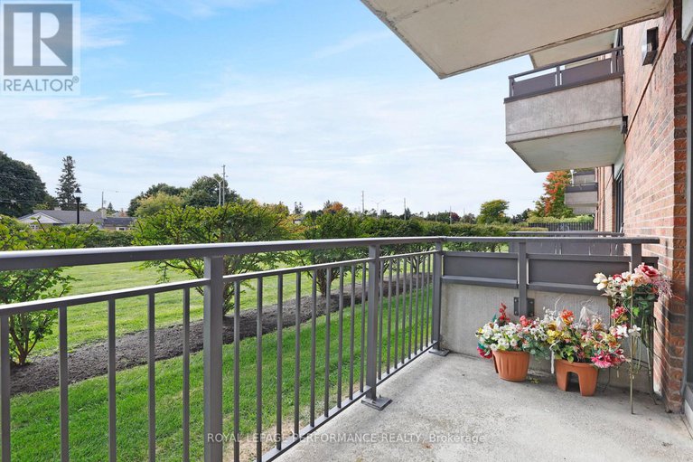 28970576/113-1465-baseline-road/copeland-park/ottawa/ontario/K2C3L9_28
