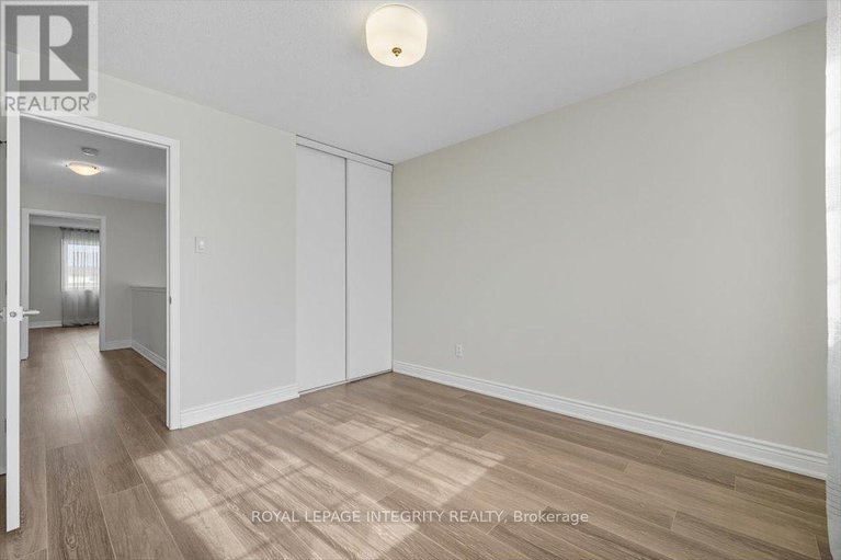 28906811/2018-winsome-terrace/fallingbrookgardenway-south/ottawa/ontario/K4A4Y4_31