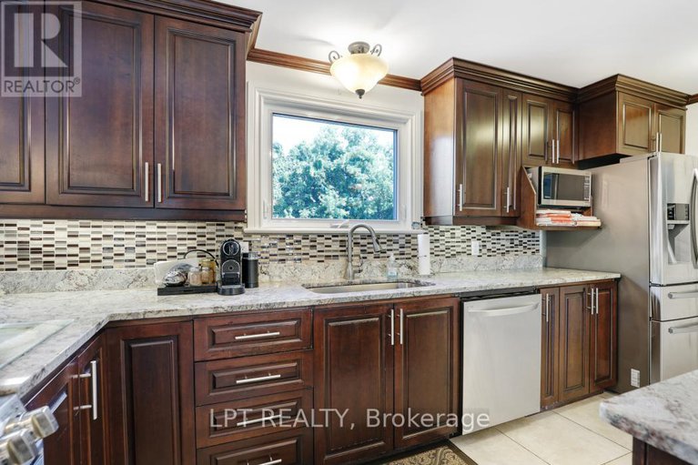 28174687/1773-st-barbara-street/blossom-parkleitrim/ottawa/ontario/K1T1M3_16