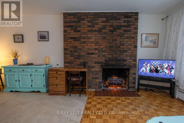 29386646/73-hobart-crescent/sheahan-estatestrend-village/ottawa/ontario/K2H5S3_18