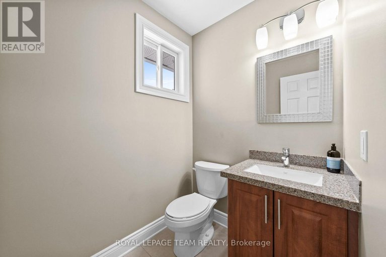 29111862/828-kingfisher-crescent/chatelaine-village/ottawa/ontario/K1E2L4_17