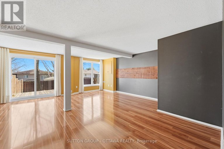 29633973/110-pigeon-terrace/hunt-clubwestern-community/ottawa/ontario/K1V9H7_37