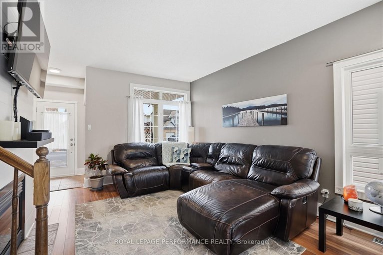 29550291/420-crystal-court/town-of-rockland/clarence-rockland/ontario/K4K0A1_9