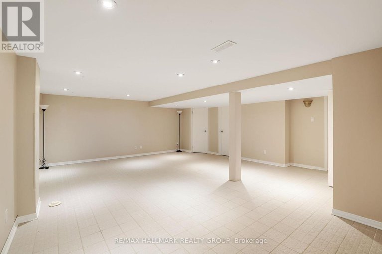 28938196/3062-upper-otterson-place/mooneys-bayrevelstoke/ottawa/ontario/K1V7B6_29