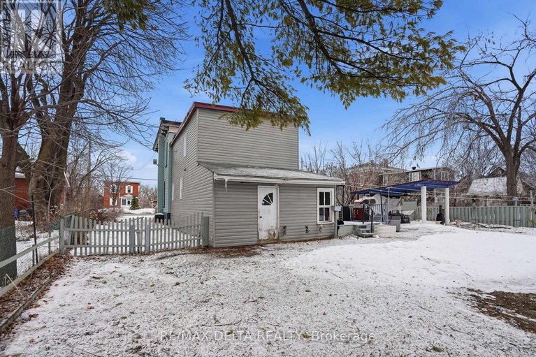 29479728/132-high-street/vankleek-hill/champlain/ontario/K0B1R0_32