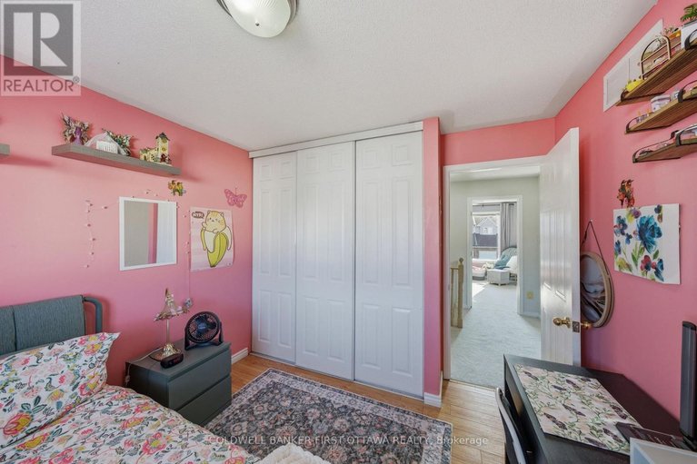 29644136/1902-hennessy-crescent/fallingbrookgardenway-south/ottawa/ontario/K4A3X7_22