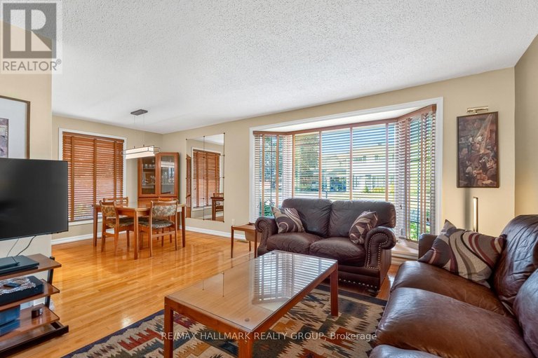 28966380/1816-applegrove-court/beacon-hill-south/ottawa/ontario/K1J6S5_27