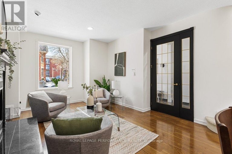 29650204/35-waverley-street/ottawa-centregolden-triangle/ottawa/ontario/K2P0T7_4