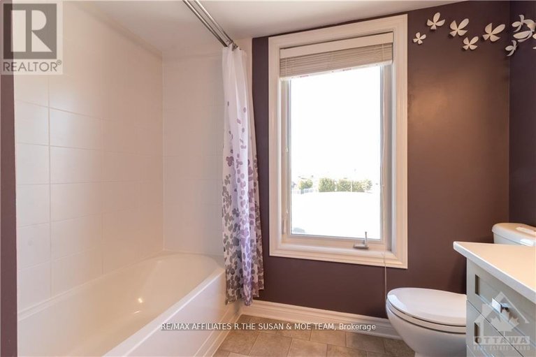 29520095/8-565-stonefield-private/barrhaven-east/ottawa/ontario/K2G4R6_18