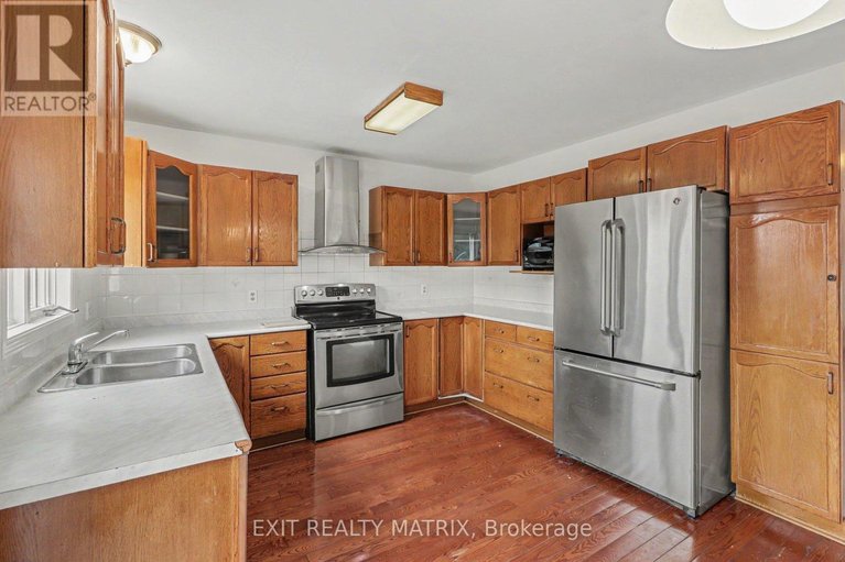 29641183/2829-gothwood-place/sawmill-creektimbermill/ottawa/ontario/K1T2V4_10