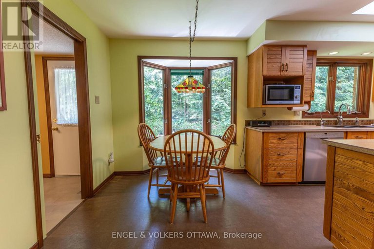 28451824/7-deerfield-drive/mcnabbraeside-twps/mcnabbraeside/ontario/K0A3L0_15