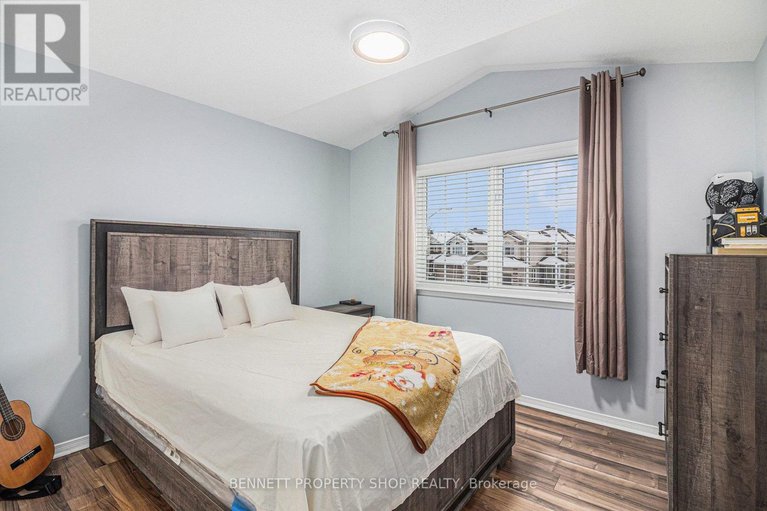 29282327/1067-rocky-harbour-crescent/riverside-southgloucester-glen/ottawa/ontario/K1V1V3_29